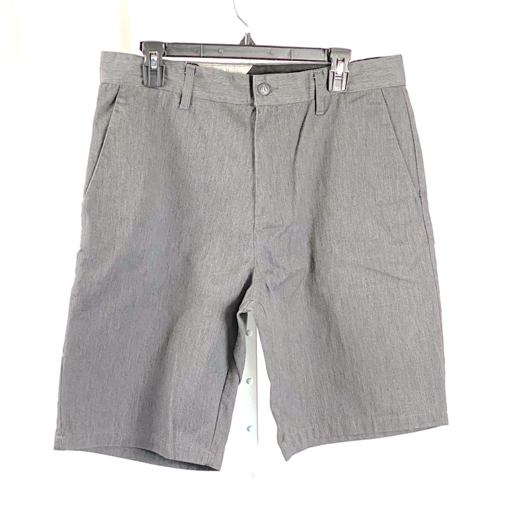 Volcom grey shorts Men’s size 33 292